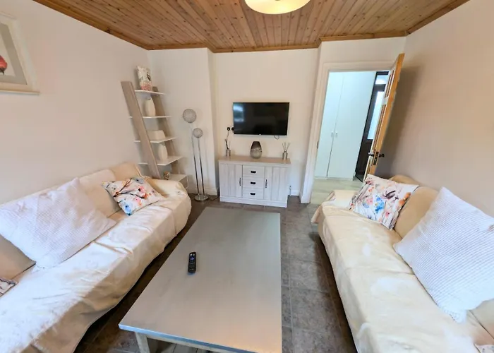 Дом отдыха Majestic Cavan Burren, 4 Bedroom, Dream Cornagee